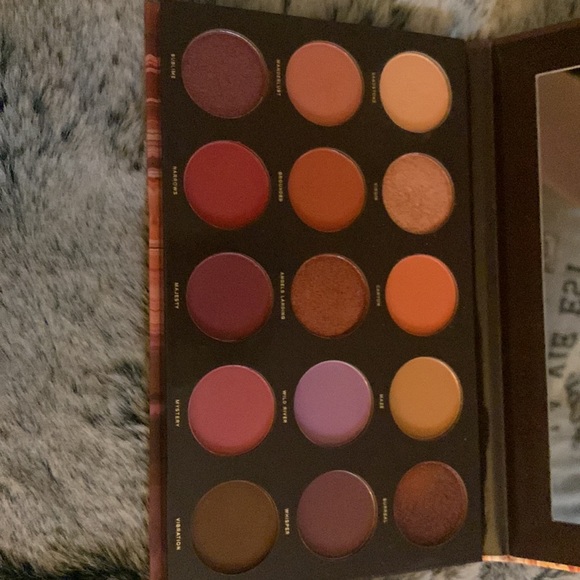 HIPDOT - 15 pan palette in a variety of colors. - Picture 4 of 7